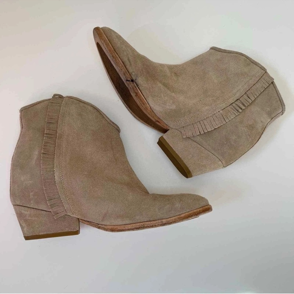 Ariat Tan Ankle Booties Western-Inspired Design